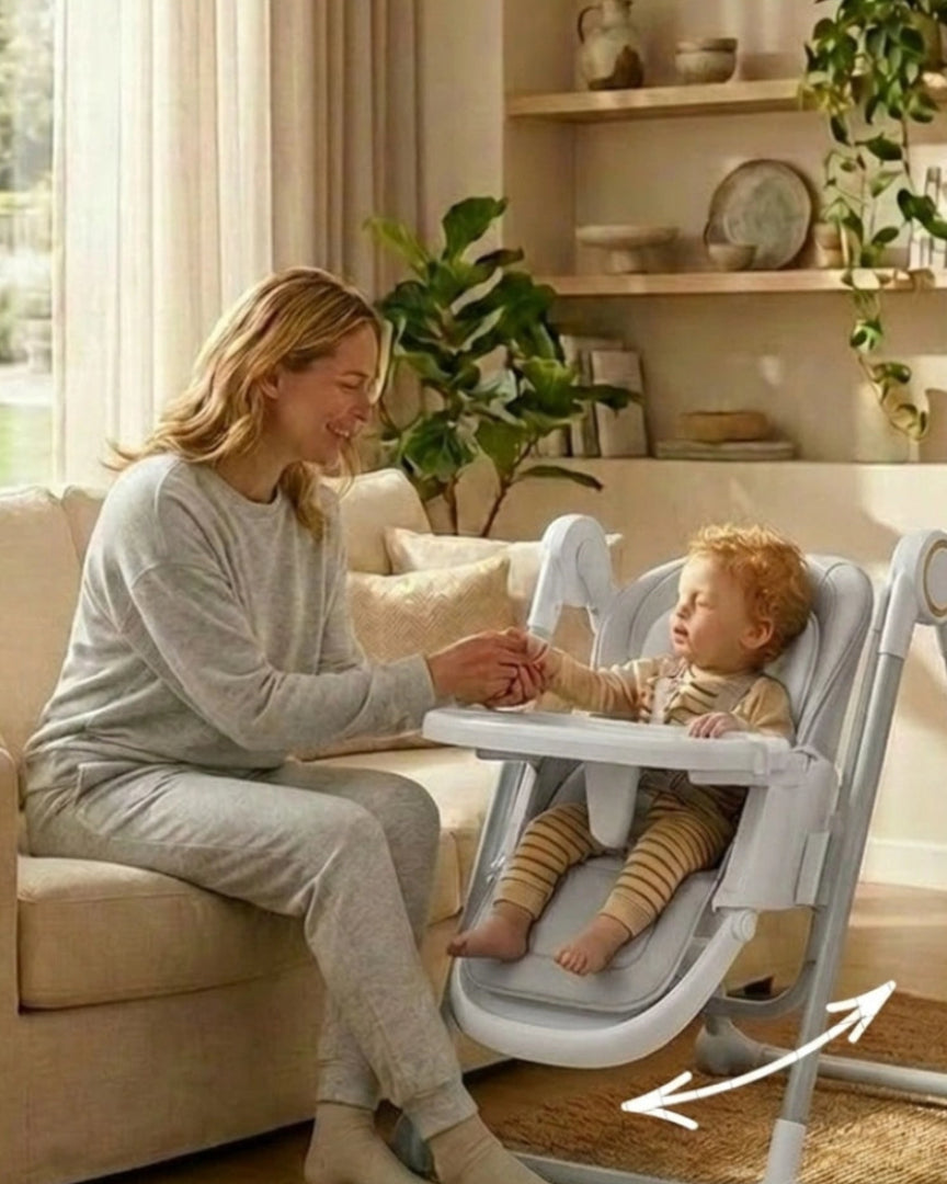 chaise haute bébé grise, maman joue, berceuse