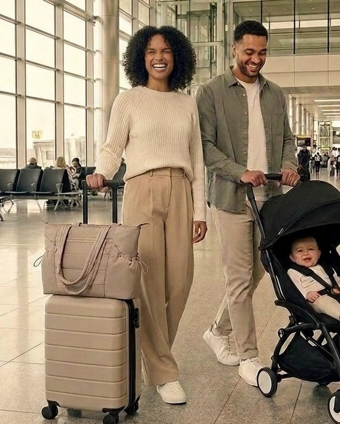 sac a langer beige, maman et papa aeroport