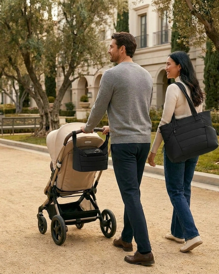 sac a langer noir,maman et papa promene parc